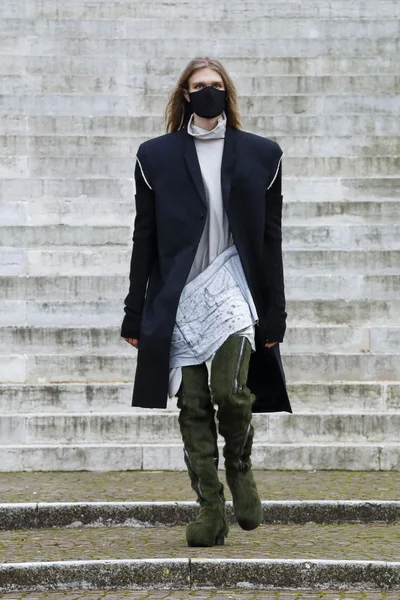 Look 28